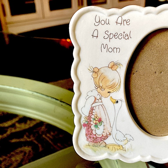 NEW VINTAGE==PRECIOUS MOMENTS “You Are A Special Mom” Table Top Frame - Picture 2 of 8